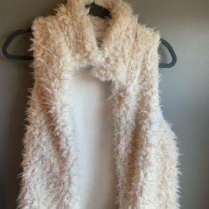 Fuzzy Vest Jacket 🌹